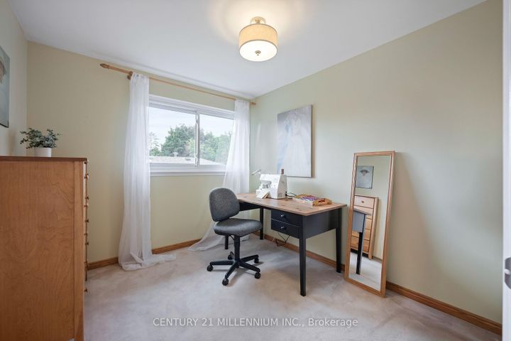 Photo 23 at 43 Erindale Crescent, Brampton East, Brampton