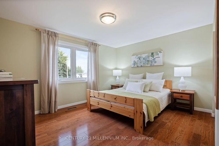 Photo 24 at 43 Erindale Crescent, Brampton East, Brampton