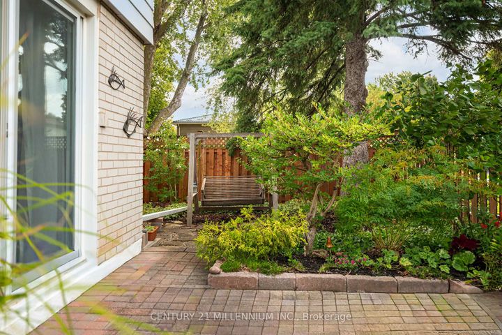 Photo 31 at 43 Erindale Crescent, Brampton East, Brampton