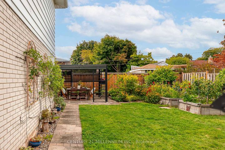 Photo 34 at 43 Erindale Crescent, Brampton East, Brampton