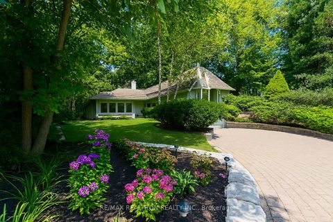 Photo 2 at 98 Rathburn Road, Rosethorn, Toronto
