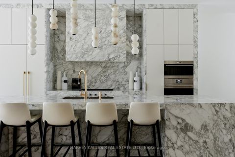 Photo 10 at 126 Sherwood Avenue, Mount Pleasant East, Toronto