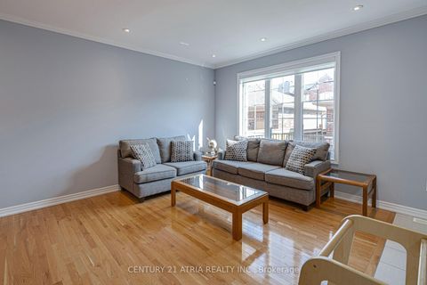 Photo 1 at 137 Barons Street, Kleinburg, Vaughan