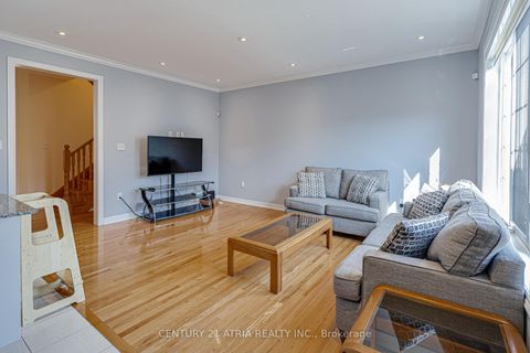 Photo 2 at 137 Barons Street, Kleinburg, Vaughan