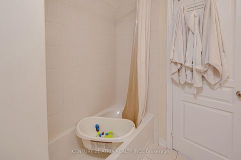 Photo 24 at 137 Barons Street, Kleinburg, Vaughan