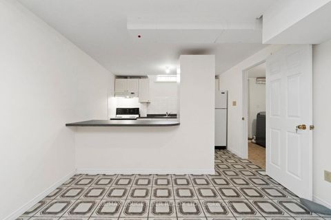 Photo 37 at 20 Gaslight Crescent, Highland Creek, Toronto