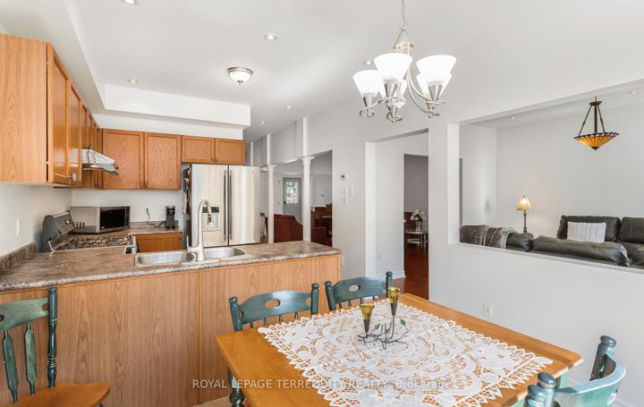 Photo 11 at 4762 Allegheny Road, Hurontario, Mississauga
