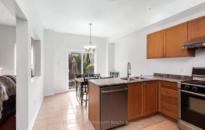 Photo 13 at 4762 Allegheny Road, Hurontario, Mississauga