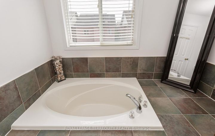 Photo 26 at 4762 Allegheny Road, Hurontario, Mississauga