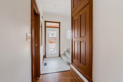 Photo 3 at 120 Lee Avenue, The Beaches, Toronto