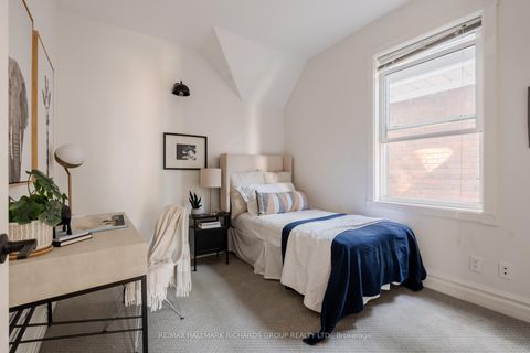 Photo 13 at 120 Lee Avenue, The Beaches, Toronto