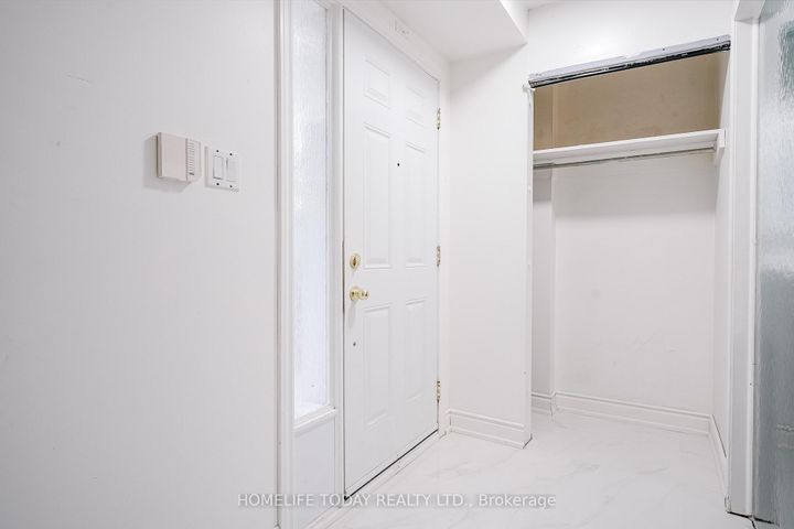 Photo 3 at 122 Valdor Drive, Agincourt North, Toronto