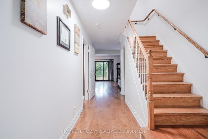 Photo 5 at 122 Valdor Drive, Agincourt North, Toronto