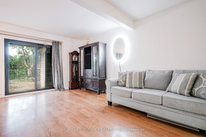 Photo 8 at 122 Valdor Drive, Agincourt North, Toronto