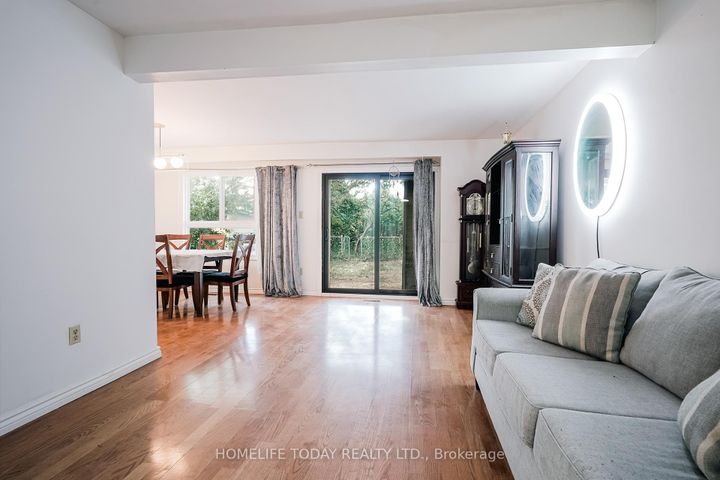Photo 9 at 122 Valdor Drive, Agincourt North, Toronto