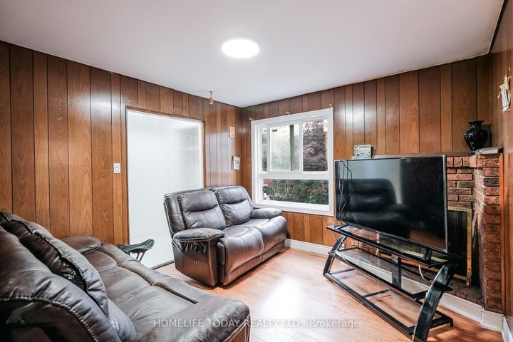 Photo 17 at 122 Valdor Drive, Agincourt North, Toronto