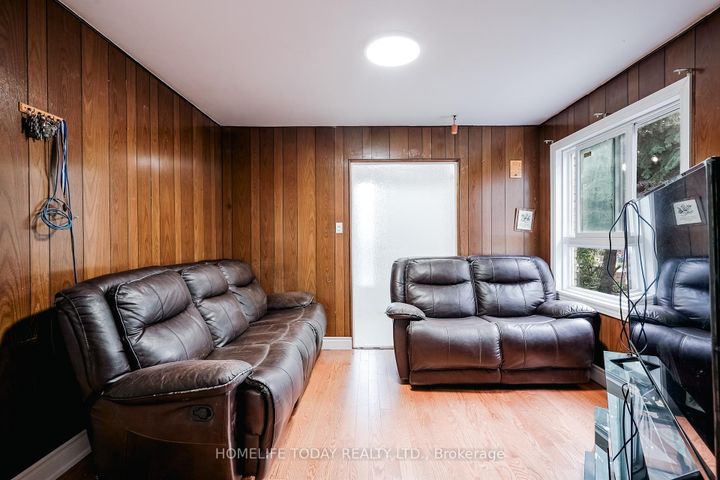 Photo 18 at 122 Valdor Drive, Agincourt North, Toronto