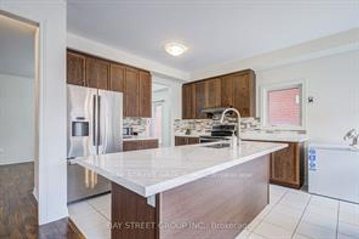 Photo 12 at 1804 Grandview Street N, Taunton, Oshawa