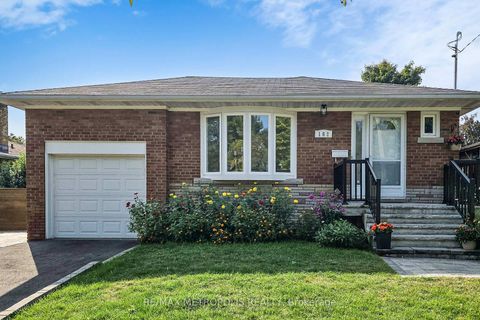 Photo 1 at 162 Lord Roberts Drive, Eglinton East, Toronto