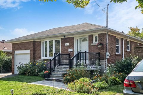 Photo 2 at 162 Lord Roberts Drive, Eglinton East, Toronto