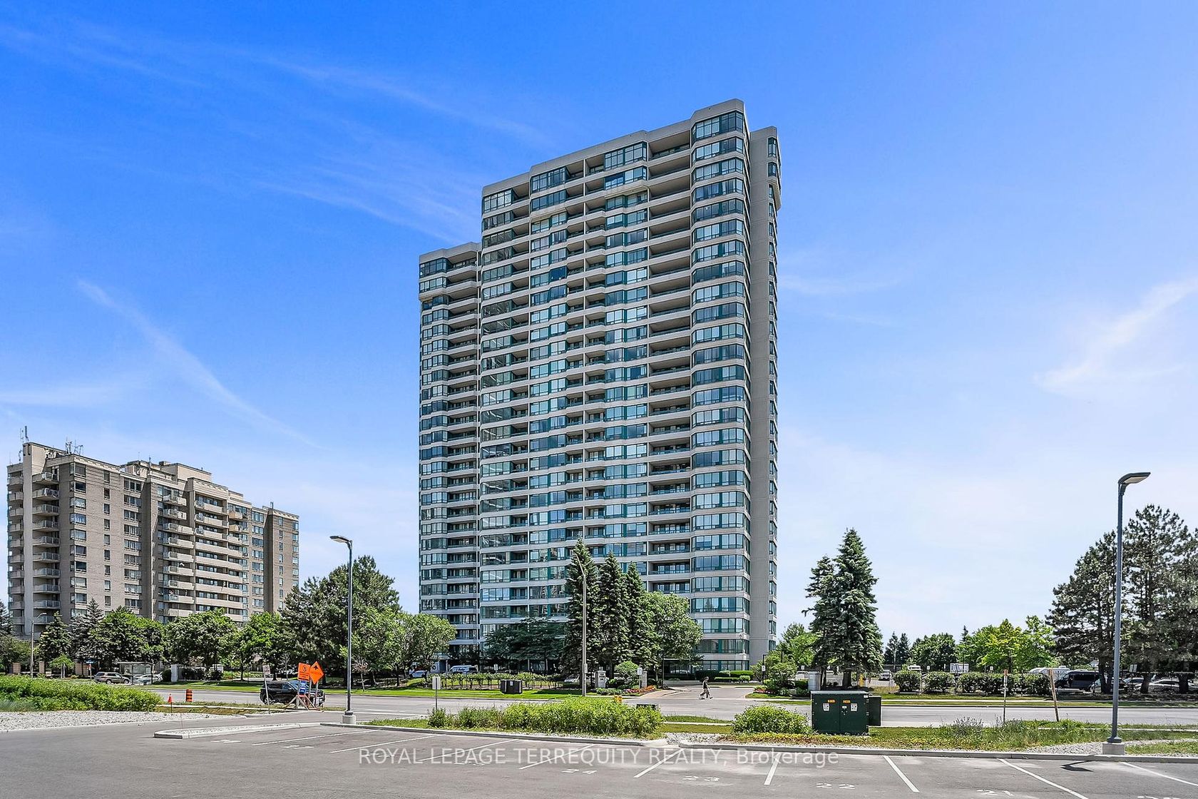 1510 - 550 Webb Drive, City Centre, Mississauga by Loree Meneguzzi Real Estate 1510 - 550 Webb Drive, City Centre, Mississauga