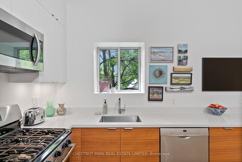 Photo 10 at 8 - 62 Claremont Street, Bellwoods, Toronto