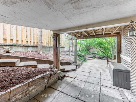 Photo 12 at 184 Bellefair Avenue, The Beaches, Toronto