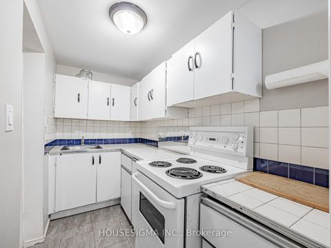 Photo 16 at 184 Bellefair Avenue, The Beaches, Toronto