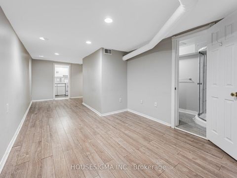 Photo 18 at 184 Bellefair Avenue, The Beaches, Toronto