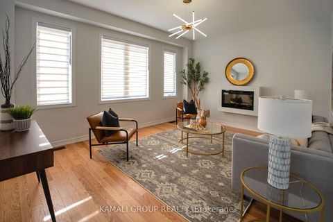Photo 8 at 51 Ahchie Court, Patterson, Vaughan