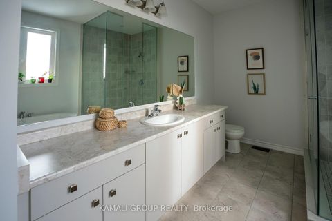 Photo 15 at 51 Ahchie Court, Patterson, Vaughan