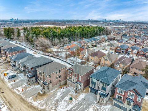 Photo 17 at 51 Ahchie Court, Patterson, Vaughan