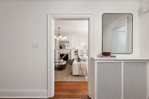 Photo 4 at 61 Eastbourne Avenue, Eglinton, Toronto