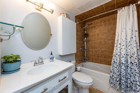 Photo 23 at 116 - 1538 Lancaster Drive, FA Falgarwood, Oakville
