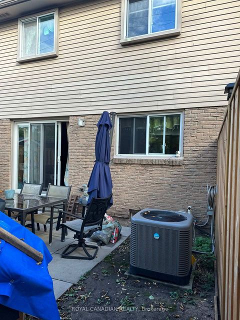 Photo 33 at 116 - 1538 Lancaster Drive, FA Falgarwood, Oakville