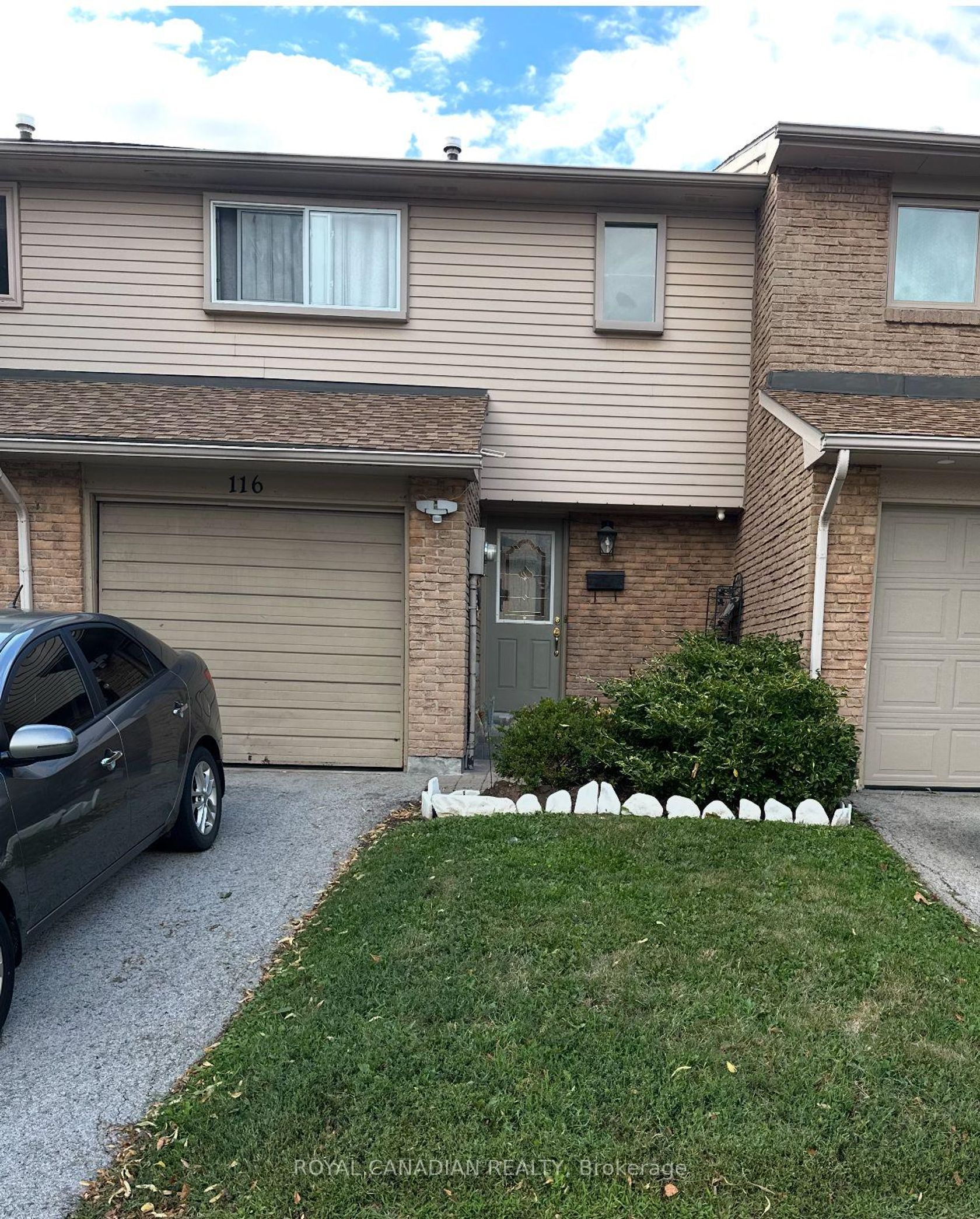 116 - 1538 Lancaster Drive, FA Falgarwood, Oakville 
