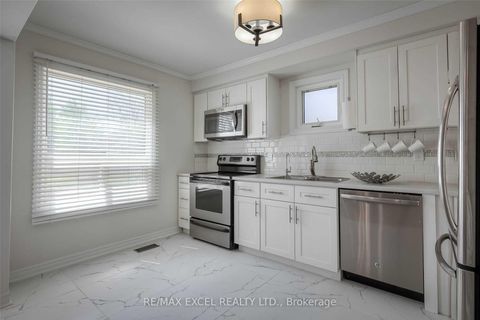 Photo 11 at 22 Weatherup Crescent, West Bayfield, Barrie