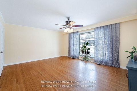 Photo 2 at 105 Shirley Avenue, Sunnidale, Barrie