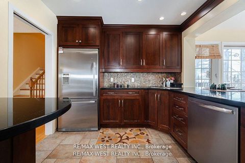 Photo 10 at 105 Shirley Avenue, Sunnidale, Barrie