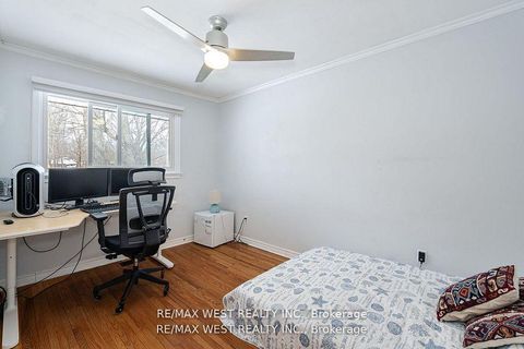 Photo 16 at 105 Shirley Avenue, Sunnidale, Barrie