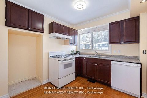 Photo 21 at 105 Shirley Avenue, Sunnidale, Barrie
