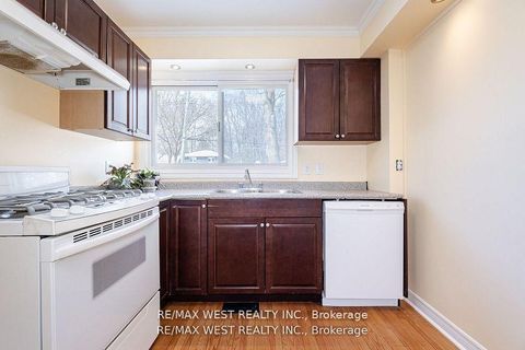 Photo 22 at 105 Shirley Avenue, Sunnidale, Barrie