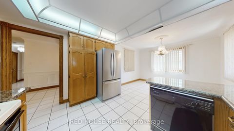 Photo 6 at 1 Dante Court, East Woodbridge, Vaughan