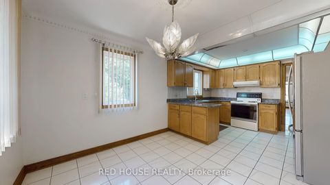 Photo 9 at 1 Dante Court, East Woodbridge, Vaughan