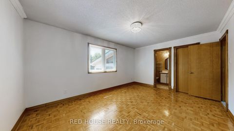 Photo 11 at 1 Dante Court, East Woodbridge, Vaughan