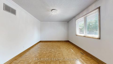 Photo 12 at 1 Dante Court, East Woodbridge, Vaughan