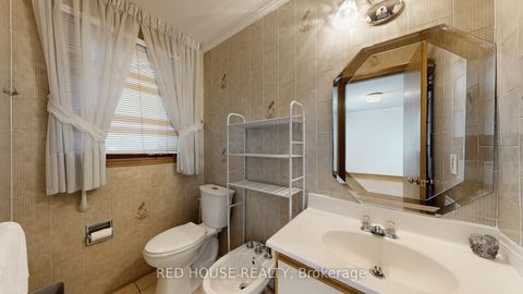 Photo 13 at 1 Dante Court, East Woodbridge, Vaughan