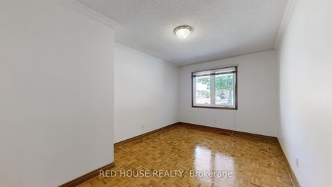 Photo 14 at 1 Dante Court, East Woodbridge, Vaughan