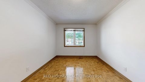 Photo 16 at 1 Dante Court, East Woodbridge, Vaughan
