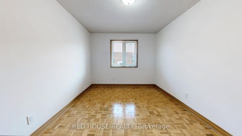 Photo 18 at 1 Dante Court, East Woodbridge, Vaughan